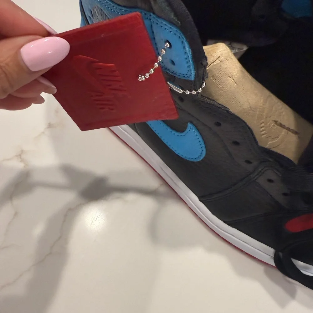 Nike women's - Red, Black, Blue - Picture 3 of 10